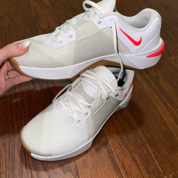 🔥NIKE|Custom Womens Brand New Gum Drop White and Pink NWT Metcon 10s - Picture 9 of 12